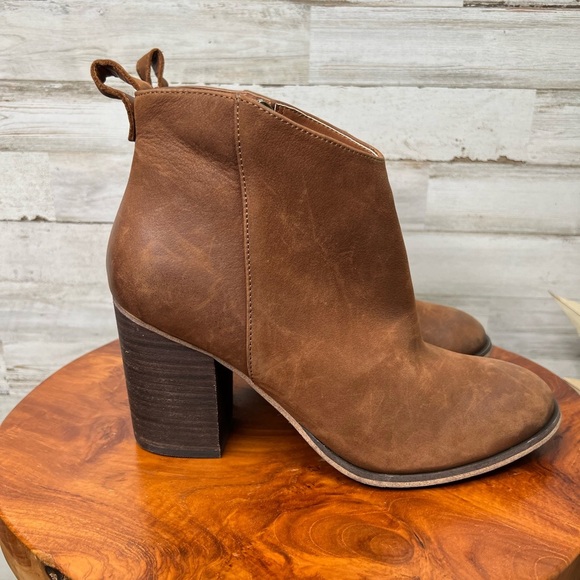BP Women's Lance Cognac Brown Leather Bootie Size 8M Block Heel Side Zip - Picture 2 of 13